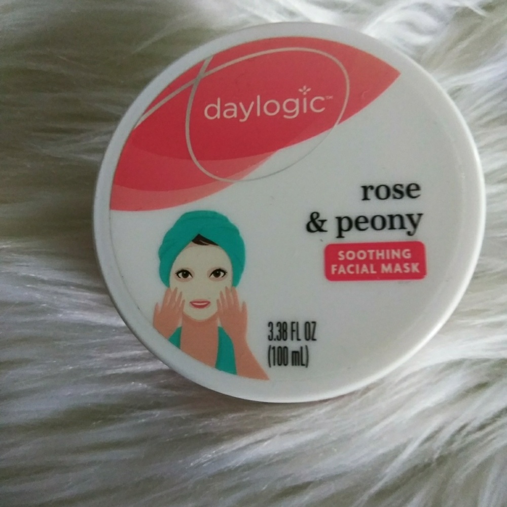 Nwt daylogic Rose and Peony face mask